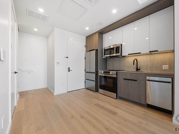 3rd image of 1211 Fulton St #6CC