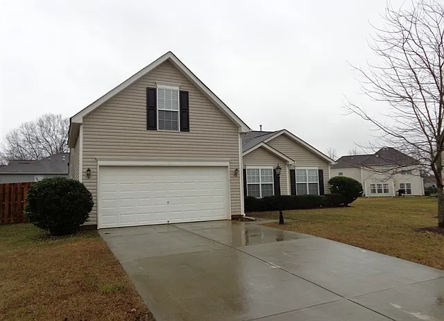 3 bed, 2.0 bath, 1818 sqft, $1,990 — Photo 1