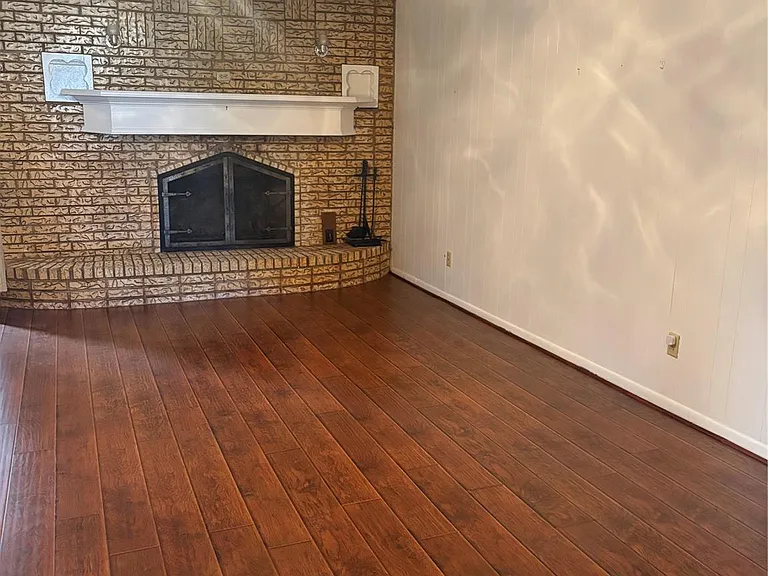 8450 Bigwood St — Photo 3