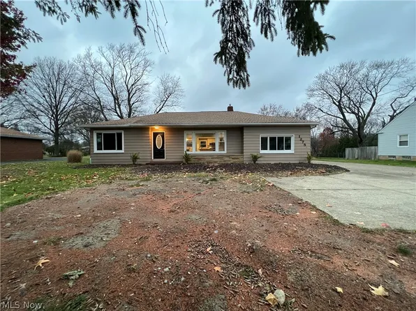 1275 Hillside Rd, Seven Hills, OH 44131