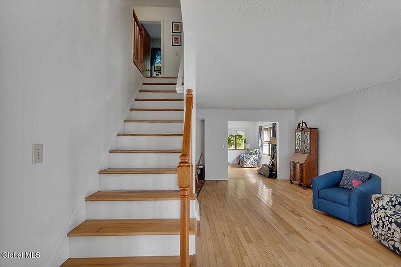 4th image of 65 Magnolia Circle