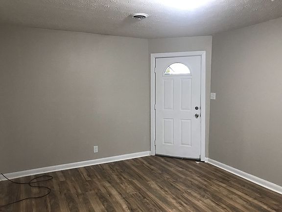 4th image of 1722 Coker Ave APT 5