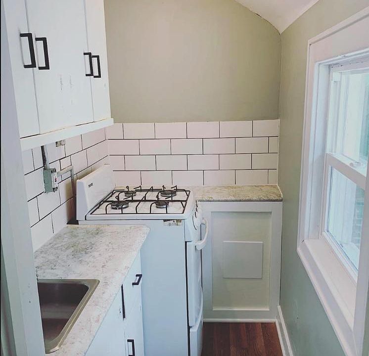 1st image of 913 Eureka St #4