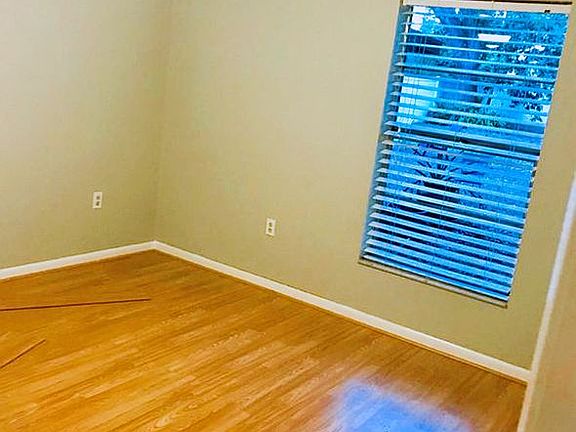 3rd image of 6007 N Ithmar Ave #1/2