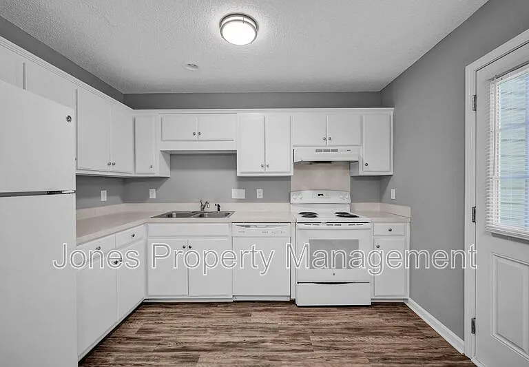 134 Aaron Pl NW — Photo 8