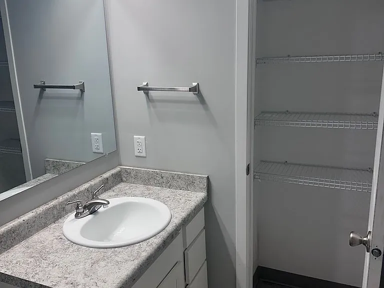 Superior Place Apartments — Photo 22