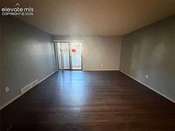 5th image of 1228 Firefly Cir