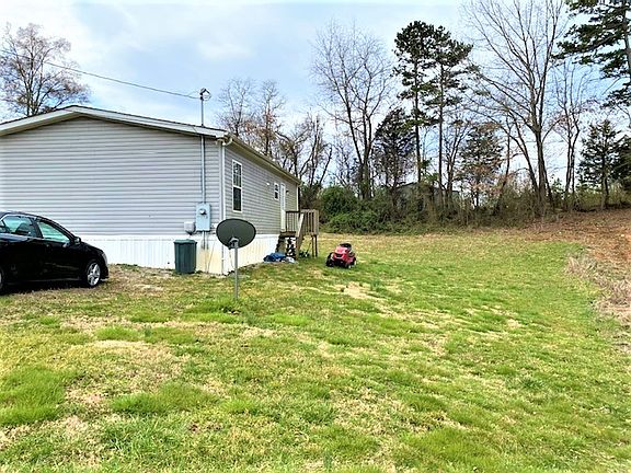 3rd image of 136 Kerri Dr