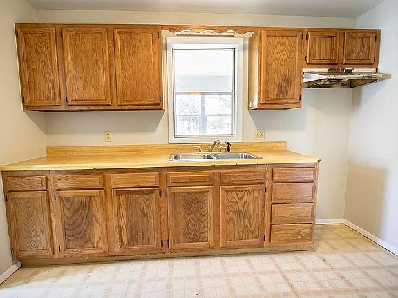 4th image of 433 W 5th St