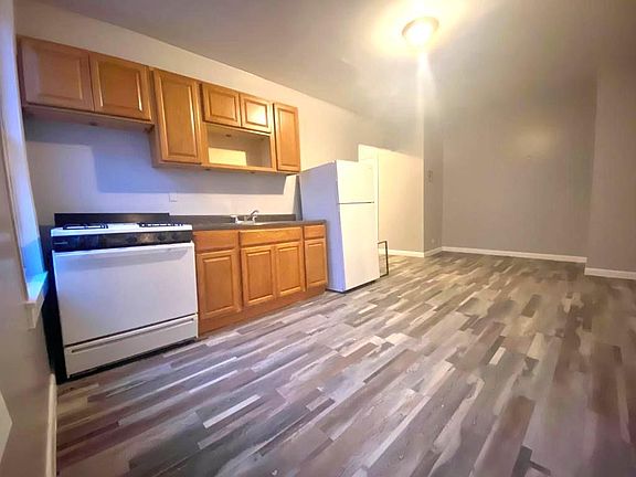 2nd image of 1045 Manor Ave APT 1R