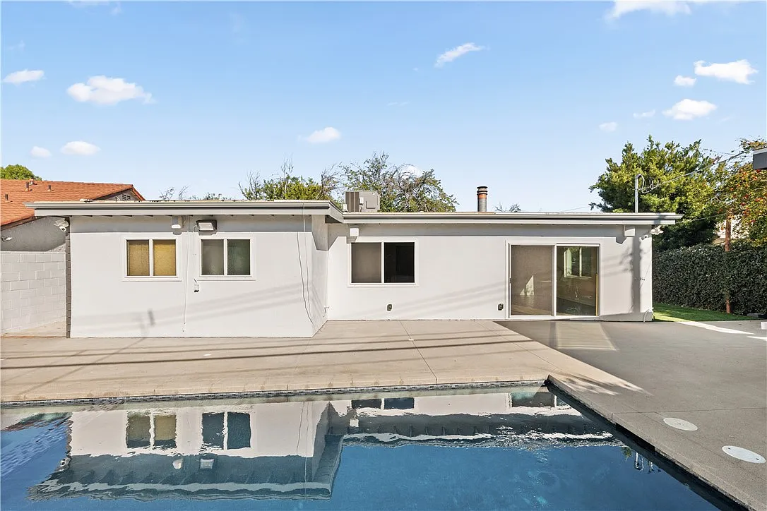 4 bed, 2030 sqft, $6,000 — Photo 4
