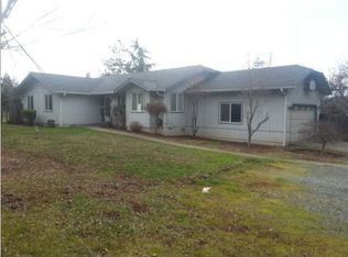 224 Village Ln, Grants Pass, OR 97527