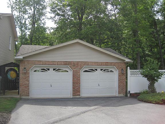 3rd image of 278 Whispering Hills Dr