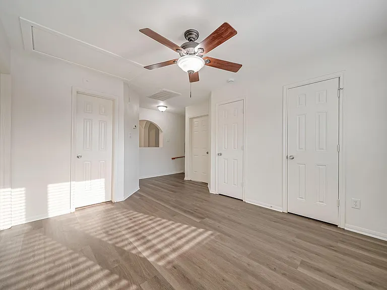 18439 Sunrise Oaks Ct — Photo 25