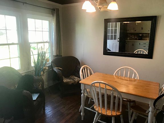 4th image of 326 College Dr