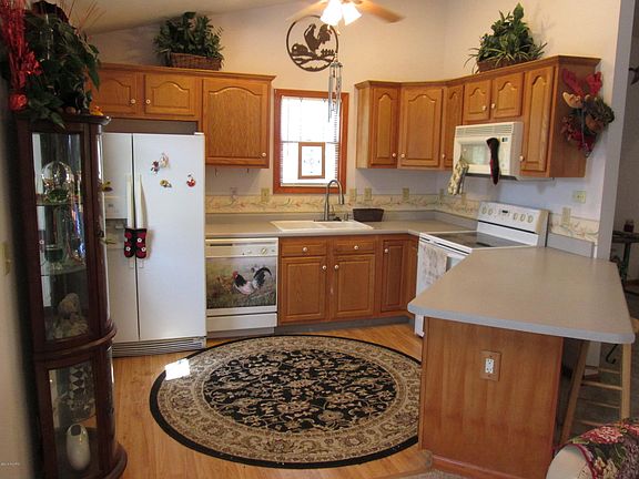 3rd image of 300 Goldenview Dr