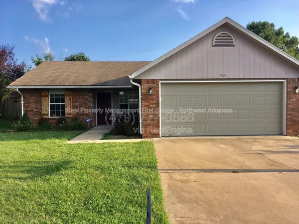 4433 W Cheyenne Dr, Fayetteville, AR 72704