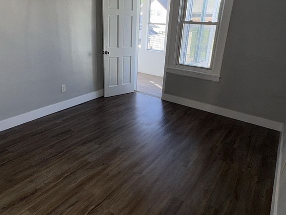 5th image of 258 Keer Ave Floor 1