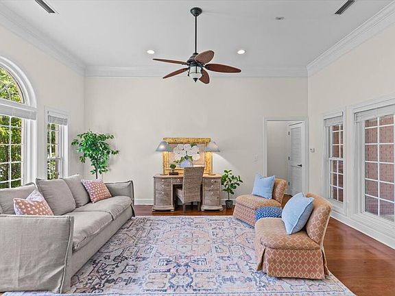 4th image of 109 Telford Pl