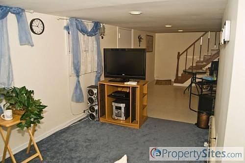 5th image of 418 Lanza Ave