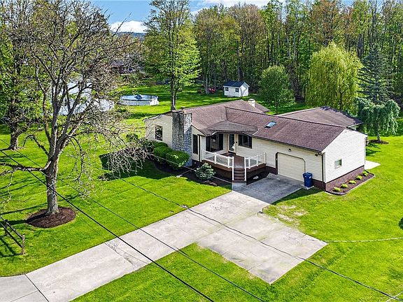 3rd image of 7 Homestead Rd W