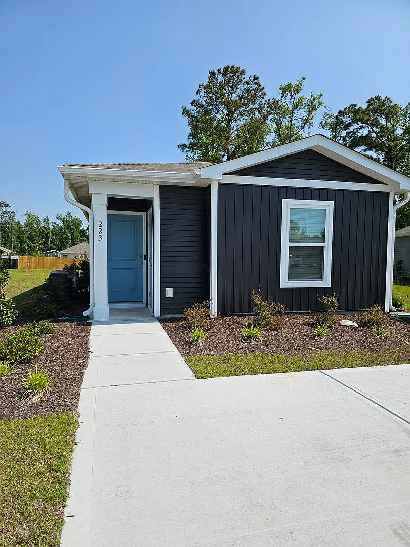 Cozy Cottage in Surf City — Photo 1