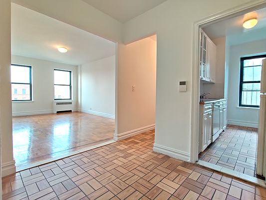 5th image of 101 E 116th St #E5