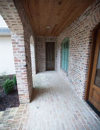 5th image of 284 Lake Village Dr