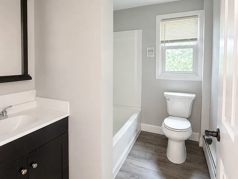 20 Woodlawn Ave #B — Photo 6