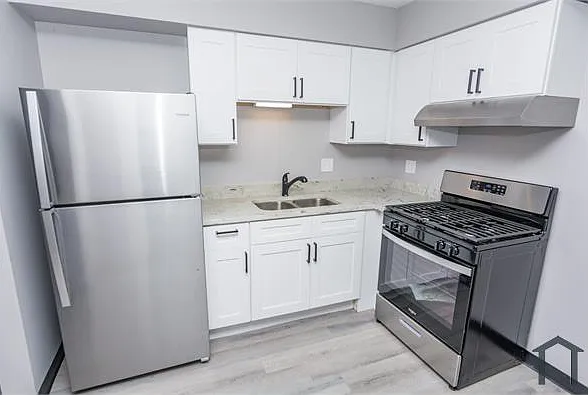 428 W Normal Pkwy #A — Photo 5