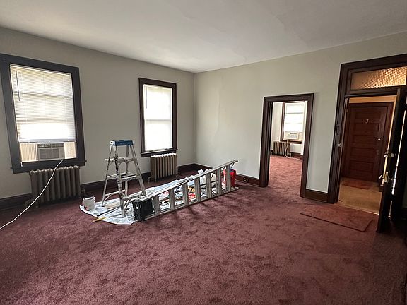 3rd image of 846 13th Ave APT 2