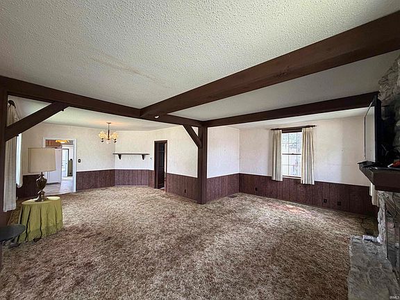 4th image of 702 S Apperson Way