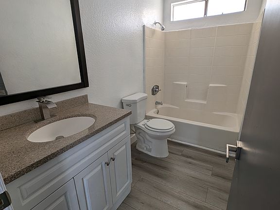 3rd image of 6034 Live Oak St APT C