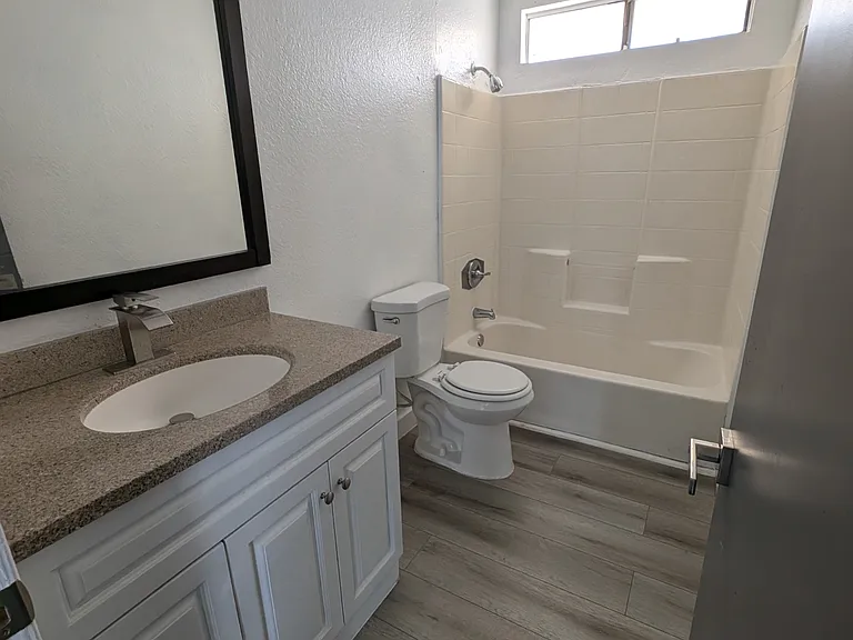 6034 Live Oak St #C — Photo 2
