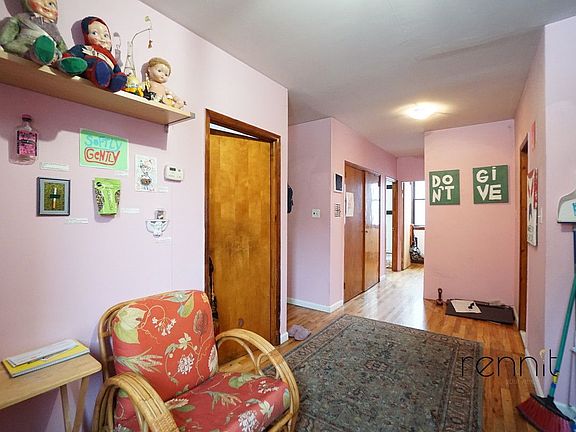 3rd image of 602 Myrtle Ave #2