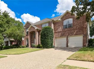 2901 Redstone Dr, Arlington, TX 76001
