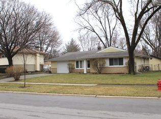 1327 Radcliffe Ln, Schaumburg, IL 60193