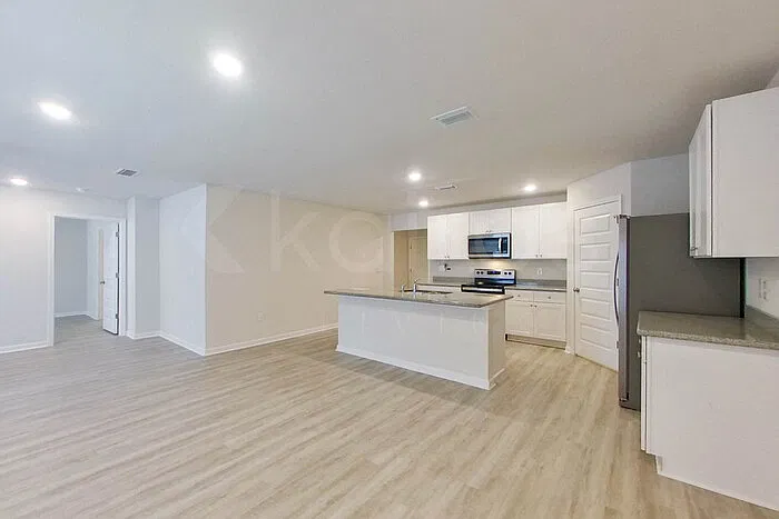 4 bed, 2.0 bath, 1787 sqft, $2,145 — Photo 4