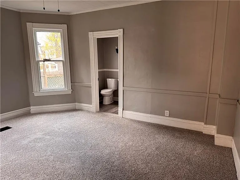809 Linden St — Photo 5