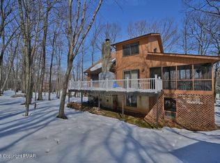 112 Shannon Ct, Bushkill, PA 18324