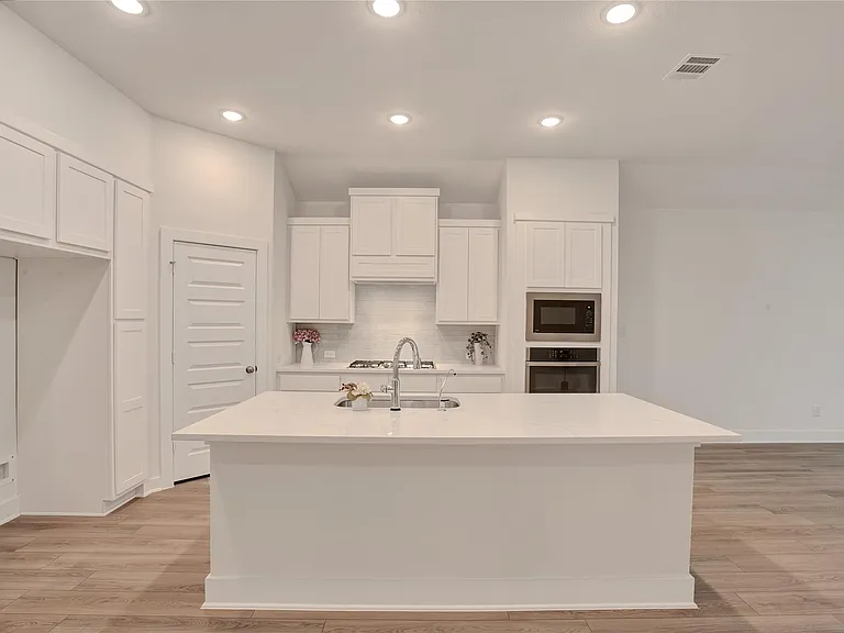 6027 Churchill Springs Ln — Photo 7