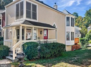 11184 Silentwood Ln, Reston, VA 20191