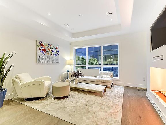 2nd image of 1308 Richter St #102