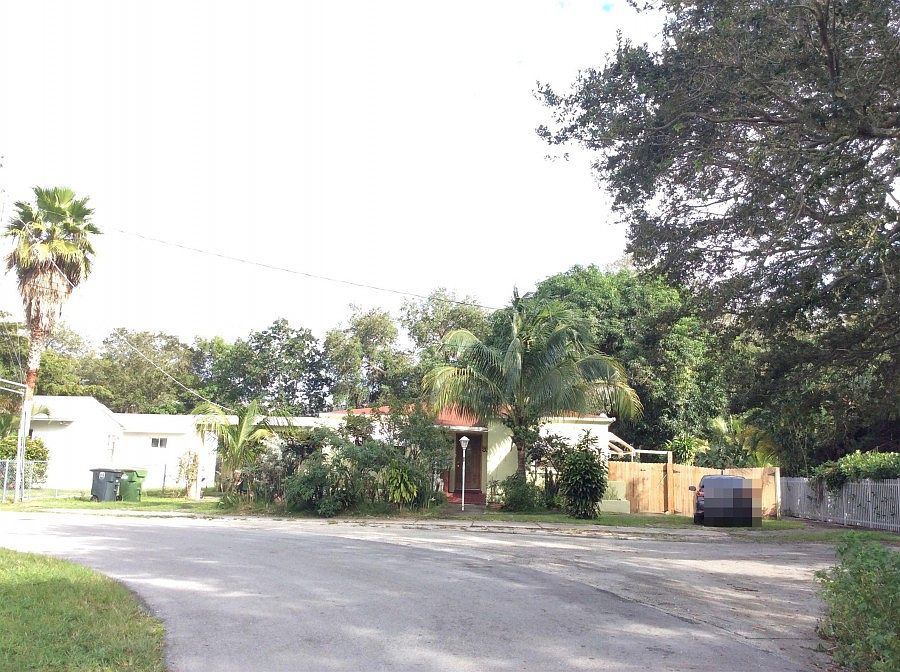 1st image of 556 NE 128th St