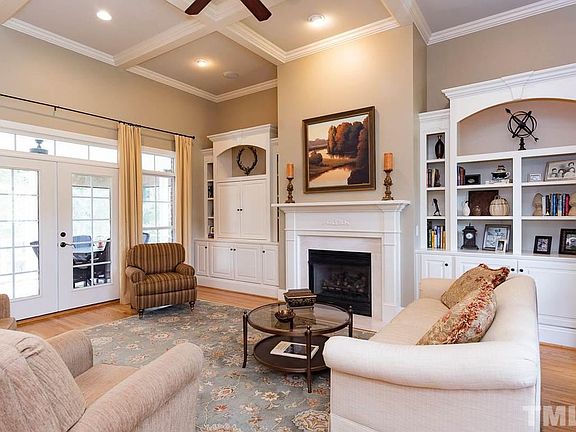3rd image of 310 Wentworth Cir
