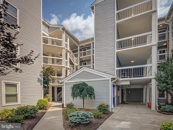 4th image of 3179 Summit Square Dr Unit 2-E5