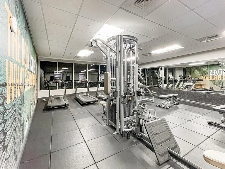 1750 N Bayshore Dr #2402 — Photo 27