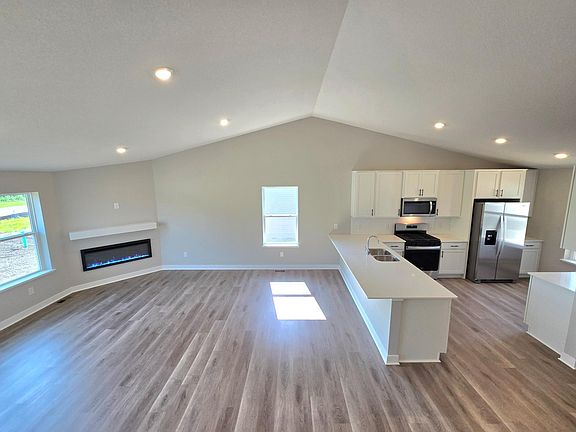 3rd image of 7345 Imperial Way