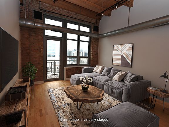 4th image of 770 W Gladys Ave