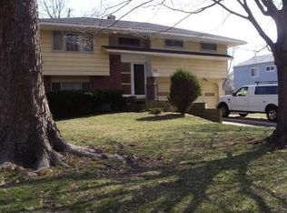 216 Delaware Ave, Bay Shore, NY 11706